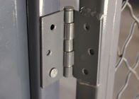 灰色色の金網の仕切りはAntirust単一の蝶番を付けられた保証おりのドアにパネルをはめます サプライヤー